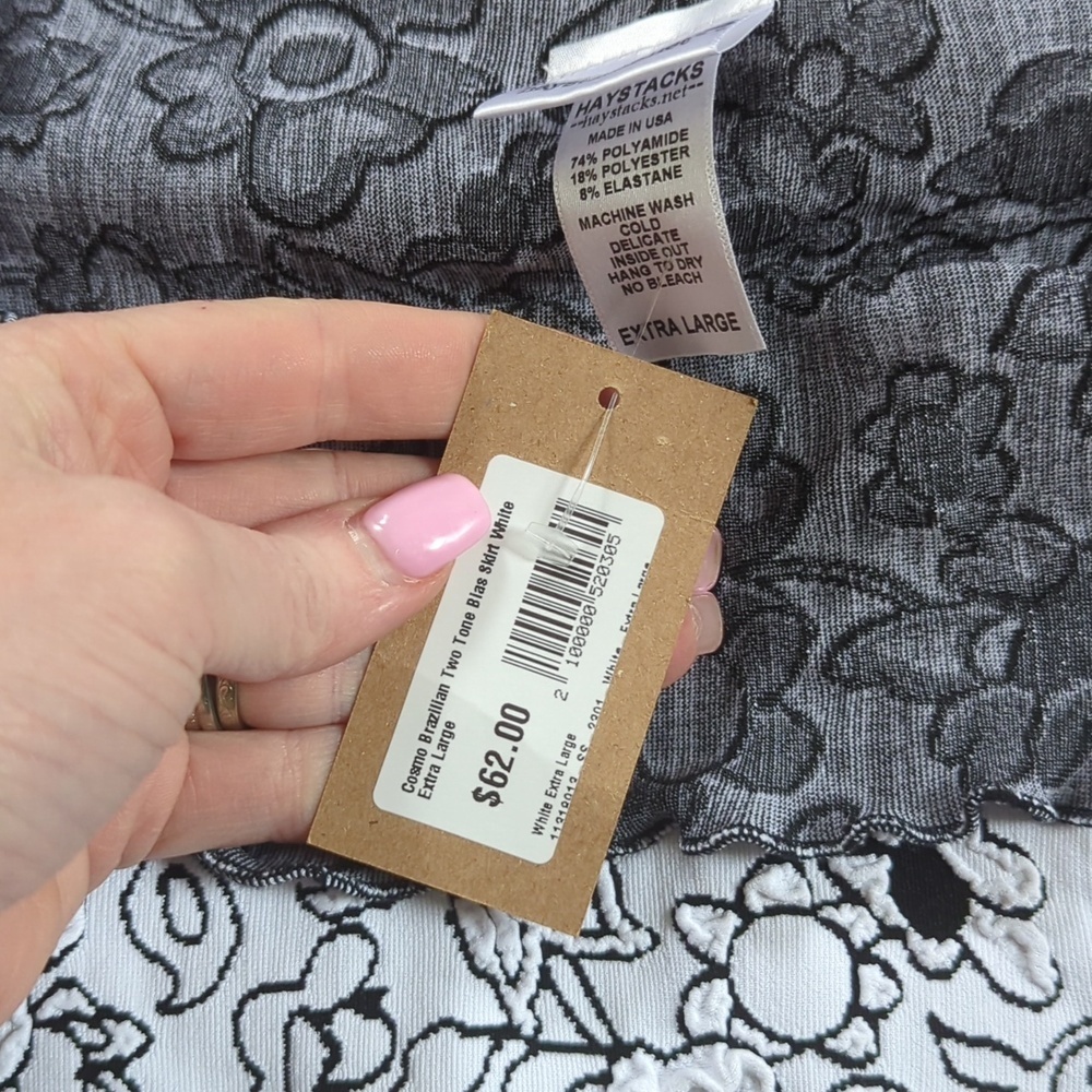 Haystacks Black and White Floral A-Line Skirt With Ruffled Hem Size XL - Picture 7 of 8